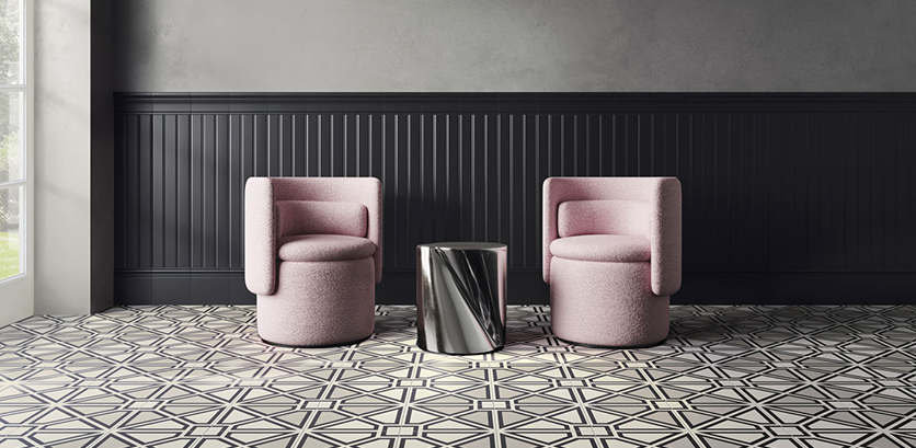 Sillones modernos y rosas en espacio clásico por Grazia